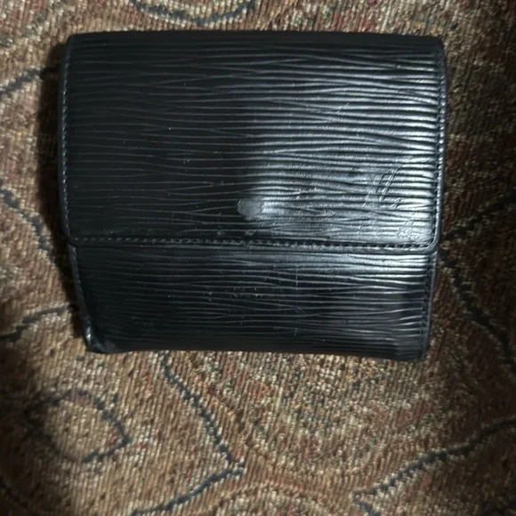 Men’s louis vuttion black epi wallet like new condition. - Picture 6 of 12